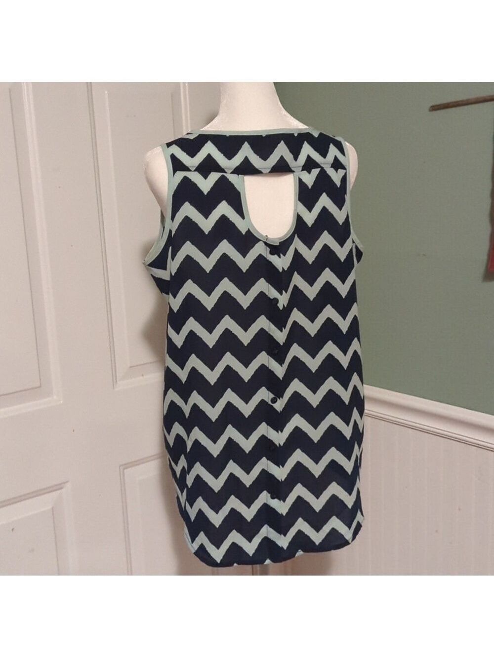 Pink Rose Large Zigzag Tank Top Button Back - Picture 5 of 13